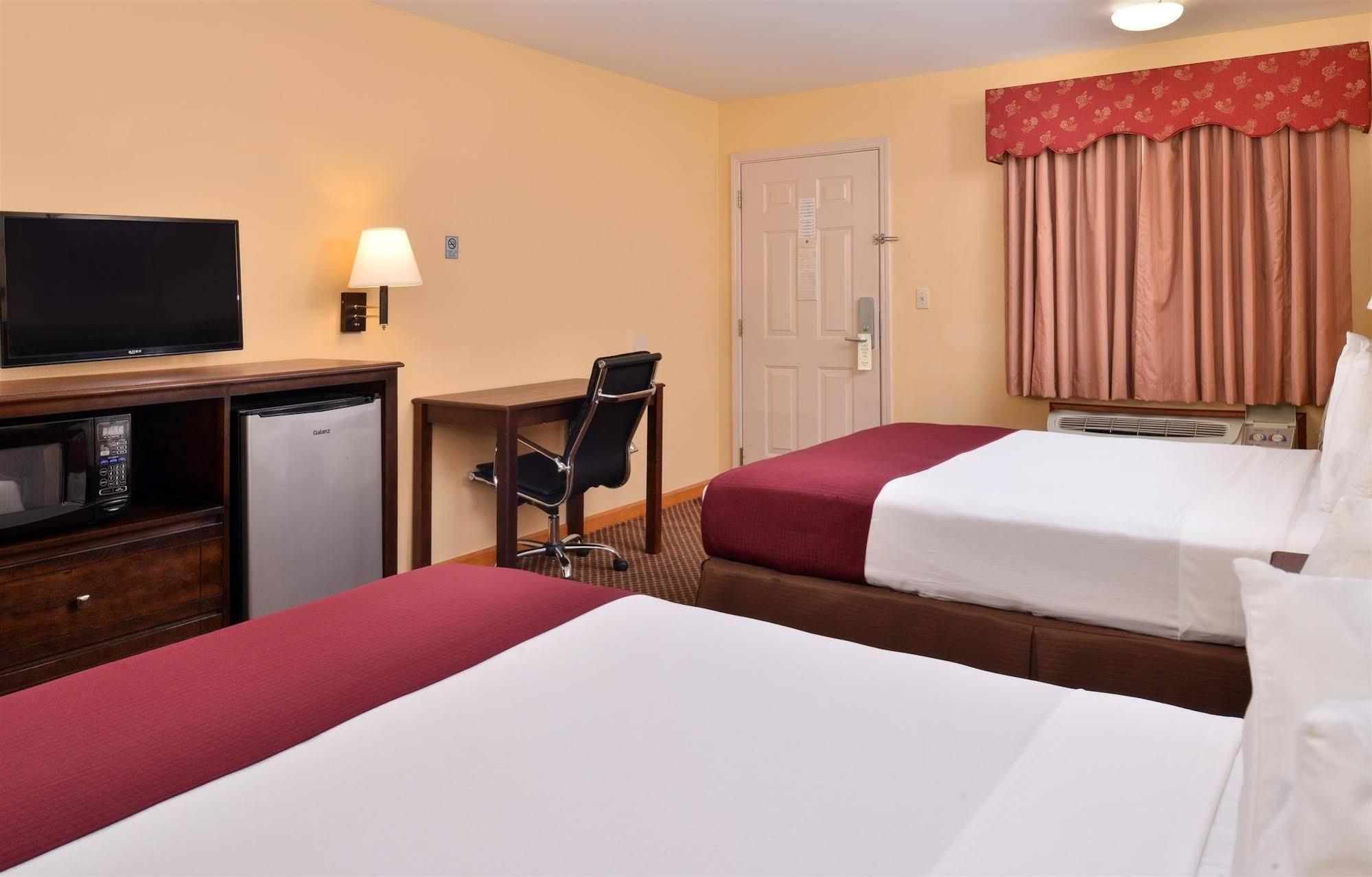 Americas Best Value Inn Bryant Exterior photo