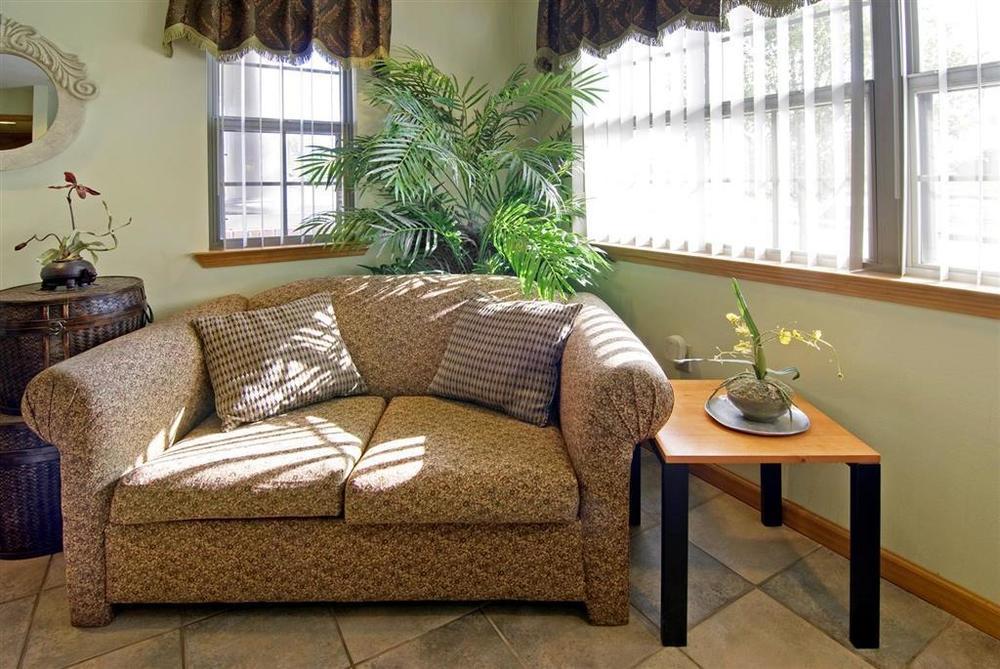 Americas Best Value Inn Bryant Interior photo