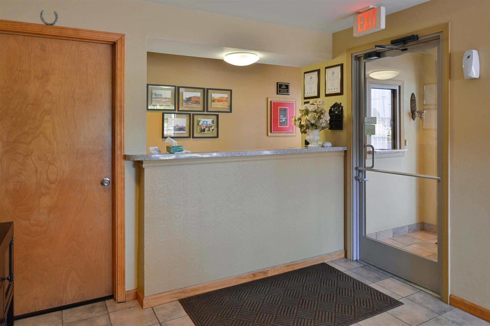 Americas Best Value Inn Bryant Exterior photo